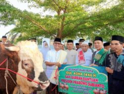 Bupati,Ardito Wijaya Menyerahkan Bantuan Sapi Dari Presiden,Prabowo Subianto Ke Masjid Nurul Huda Karang Endah Lampung Tengah