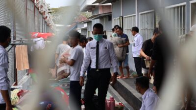 Respons Cepat Penertiban Menyeluruh! Kakanwil Ditjenpas Lampung bersama Kalapas kotabumi gelar Razia bersih-bersih Bersama