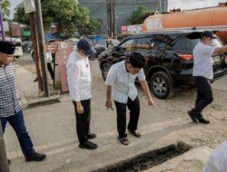 Tinjau Ruas Strategis di Jatimulyo, Gubernur Dorong Normalisasi Drainase dan Perbaikan Jalan