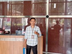 Agus Cs ke Gedung KPK Serahkan dokumen Laporan Dugaan Adanya Korupsi Sejumlah Oknum Pejabat di Lampung Tengah